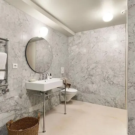 Modern & Spacious Apartment! In Apartamento