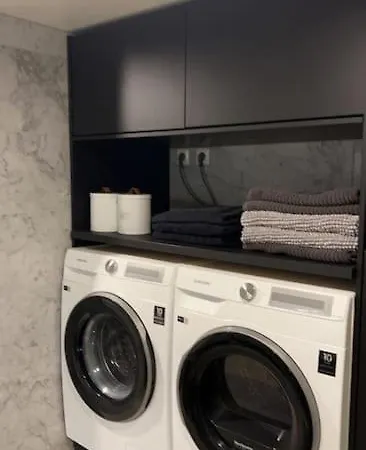 Modern & Spacious Apartment! In * סטוונגר