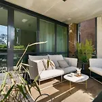 Modern & Spacious Apartment! In *